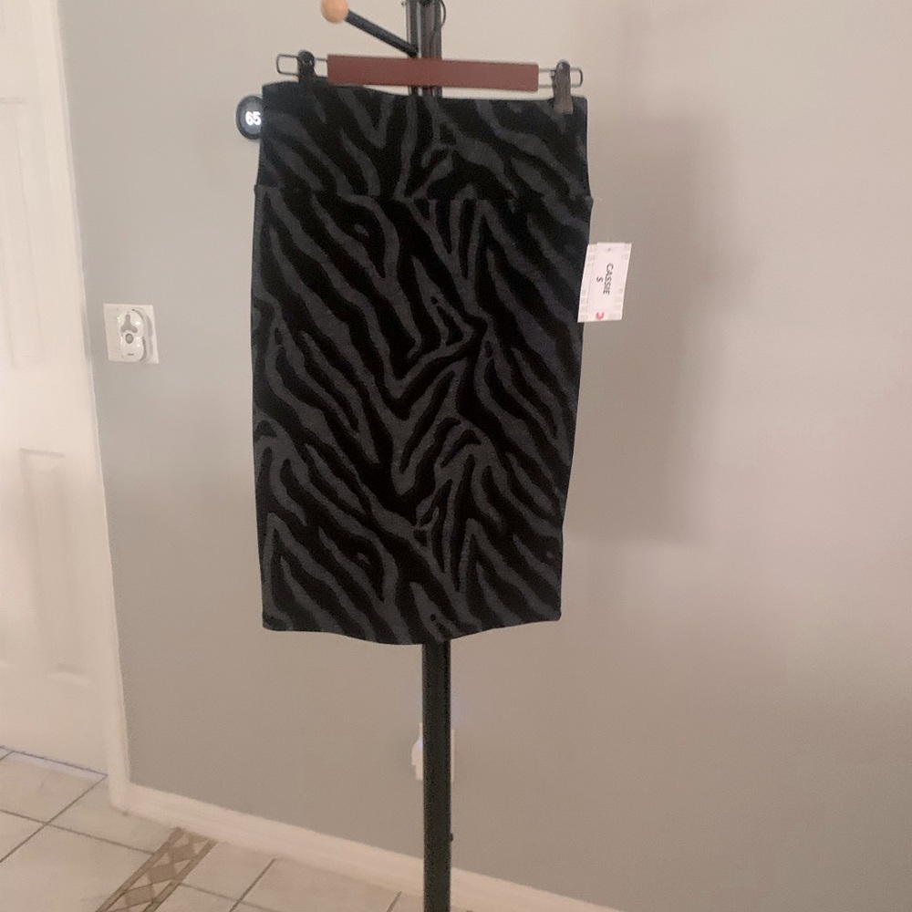 LulaRoe Cassie skirt